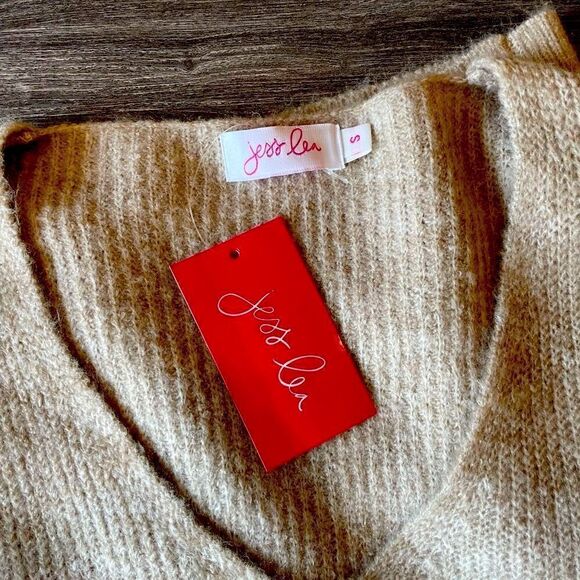 Taupe woven sweater dress - Picture 5 of 6